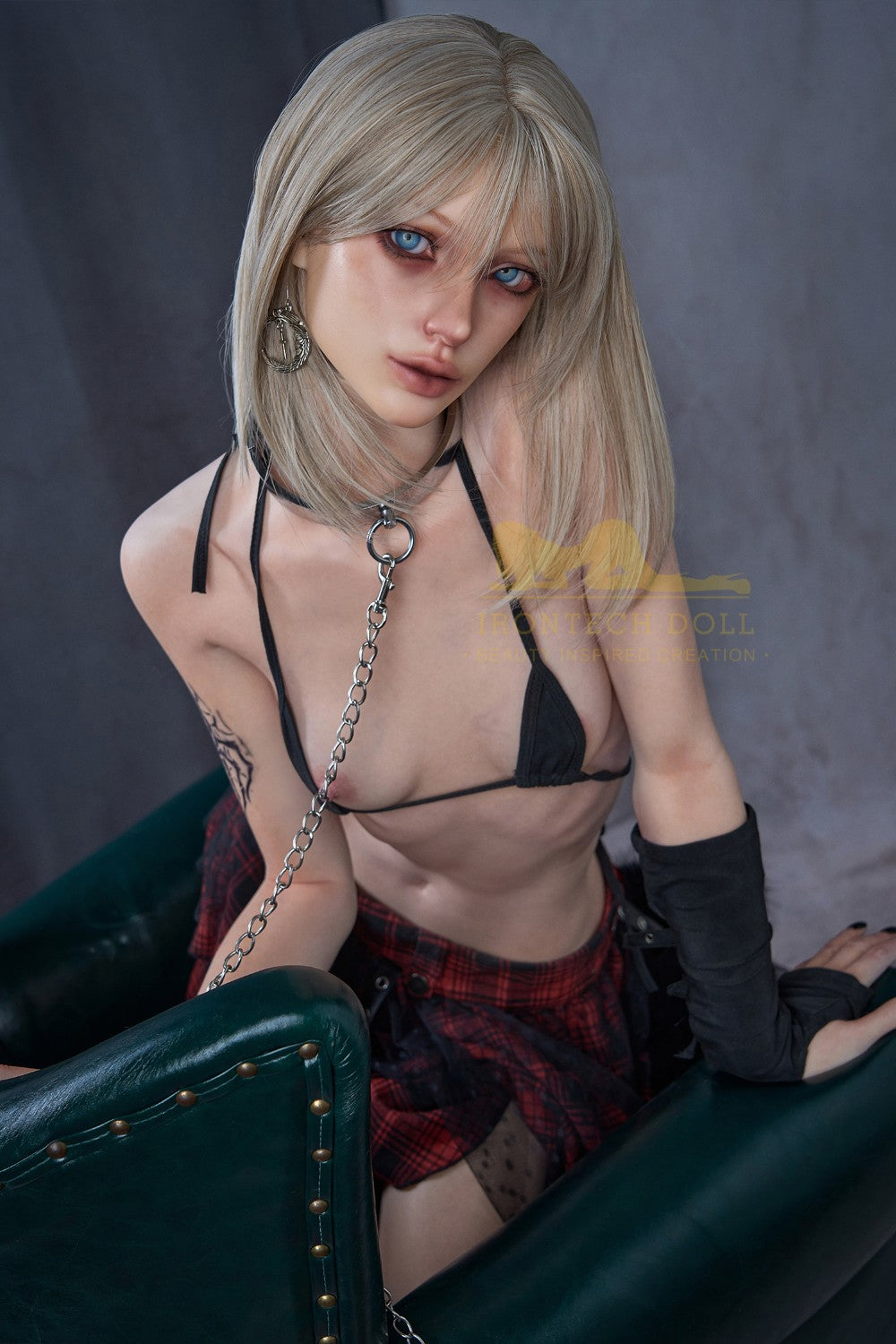 Muralla exterior muñeca sexual (Irontech Doll 161cm B-CUP B1 Silicona)