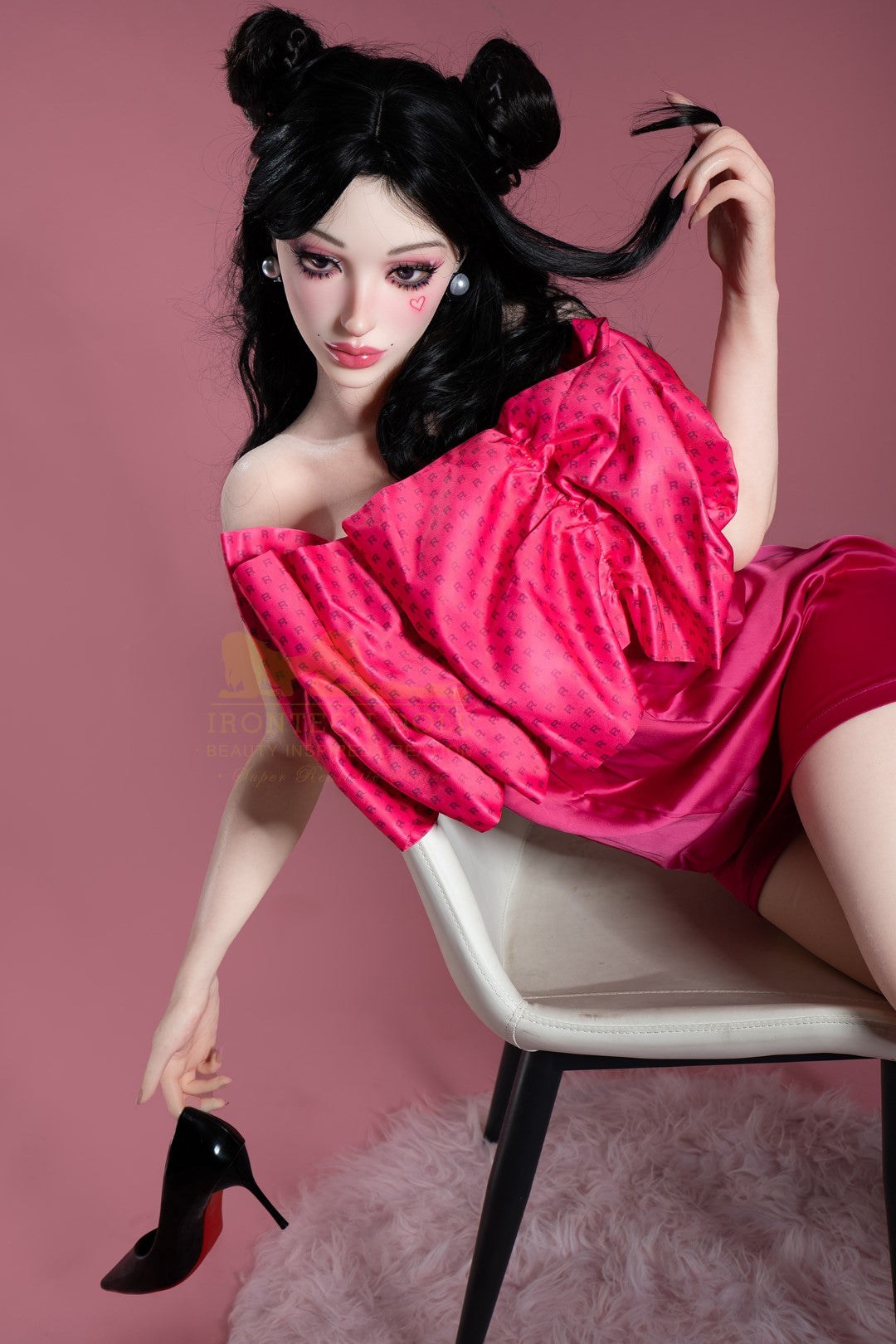 Muralla exterior muñeca sexual (Irontech Doll 158 cm copa H B1 silicona)